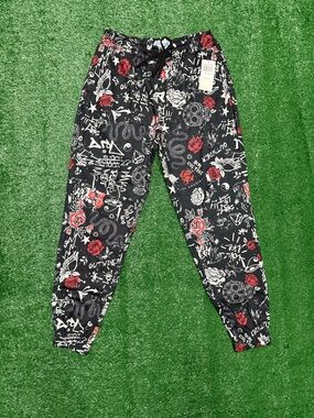 fresh Black Graphic Sweatpants with Red & White Rose Print